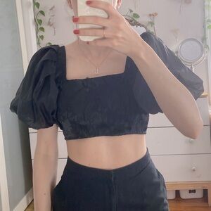 Puff sleeve crop top